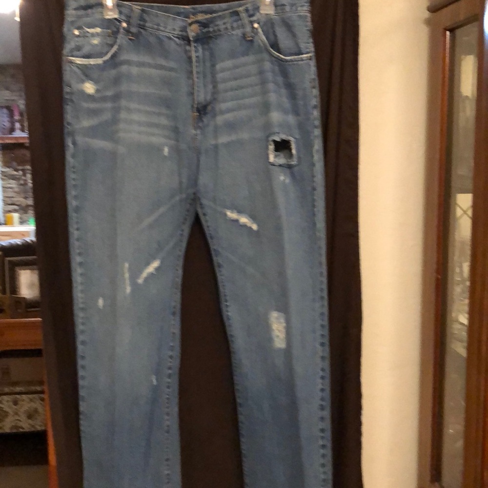 Jeans distressed size 38 wide, Bullhead